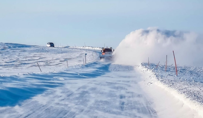 Լարսը փակ է բոլոր տեսակի տրանսպորտային միջոցների համար