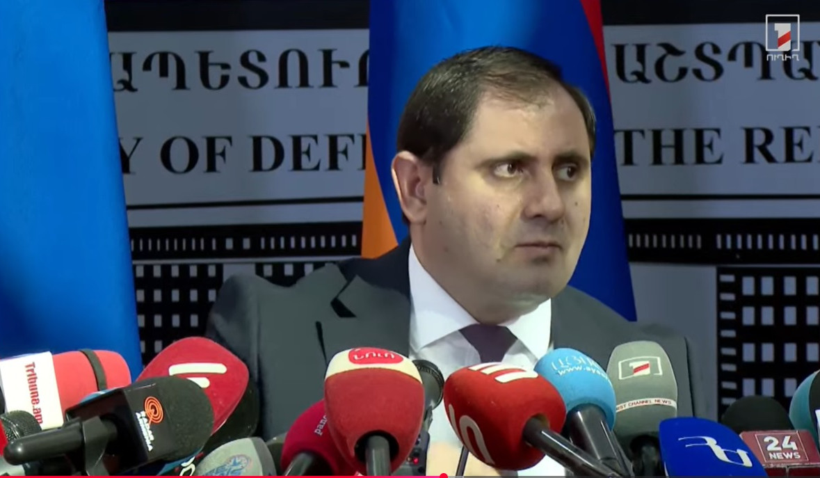 Համազգեստը հնարավոր չի լինի գնել խանութում. Պապիկյանը՝ օրենսդրական նախաձեռնությամբ հանդես գալու մասին