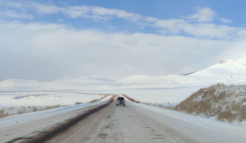 Լարսը փակ է բոլոր տեսակի տրանսպորտային միջոցների համար