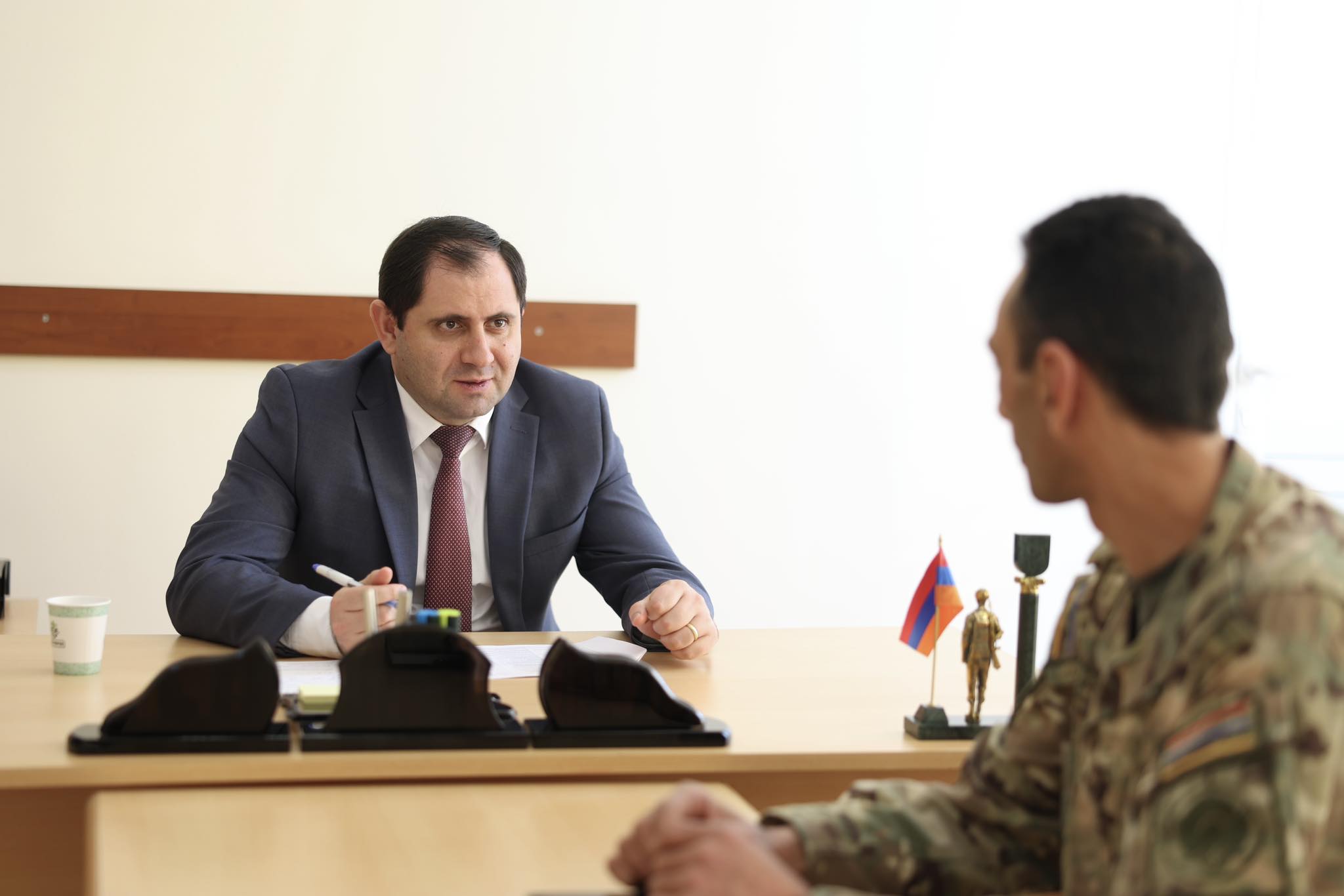 Suren Papikyan Müdafiə Nazirliyinin N Hərbi hissəsini ziyarət etdi