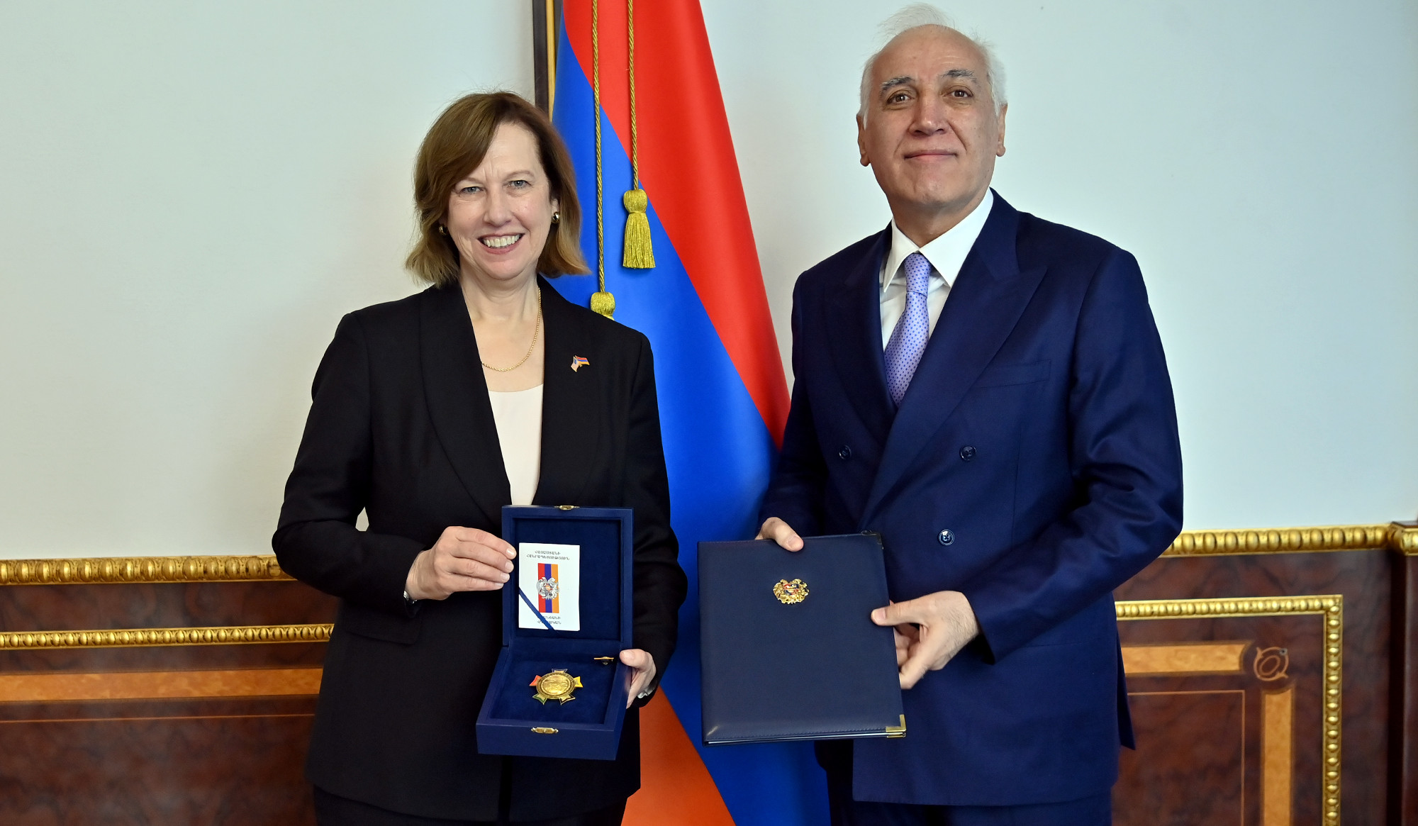 ՀՀ նախագահը պարգևատրել է Քրիստինա Քվինին Բարեկամության շքանշանով