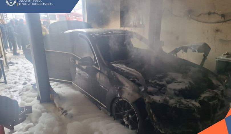 Ավտոտեխսպասարկման կետում ավտոմեքենա է այրվել․ վարորդը այրվածքներով տեղափոխվել է ԲԿ
