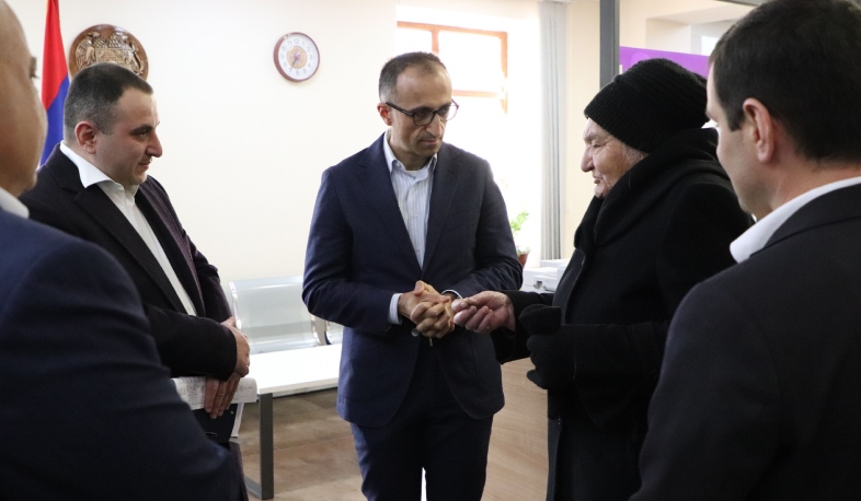 Արսեն Թորոսյանն այցելել է սոցիալական ծառայության Ստեփանավանի, Տաշիրի և Ալավերդու տարածքային կենտրոններ