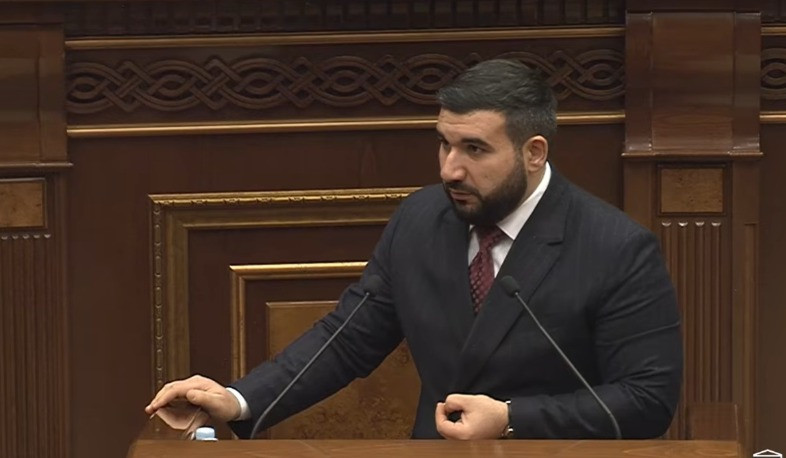 Ձեզ համար 44-օրյա պատերազմը ու մեր զոհերը նախընտրական վիդեոկոնտենտից էն կողմ ոչ մի բան չեն եղել. Ալեքսանյանը՝ Մանուկյանին