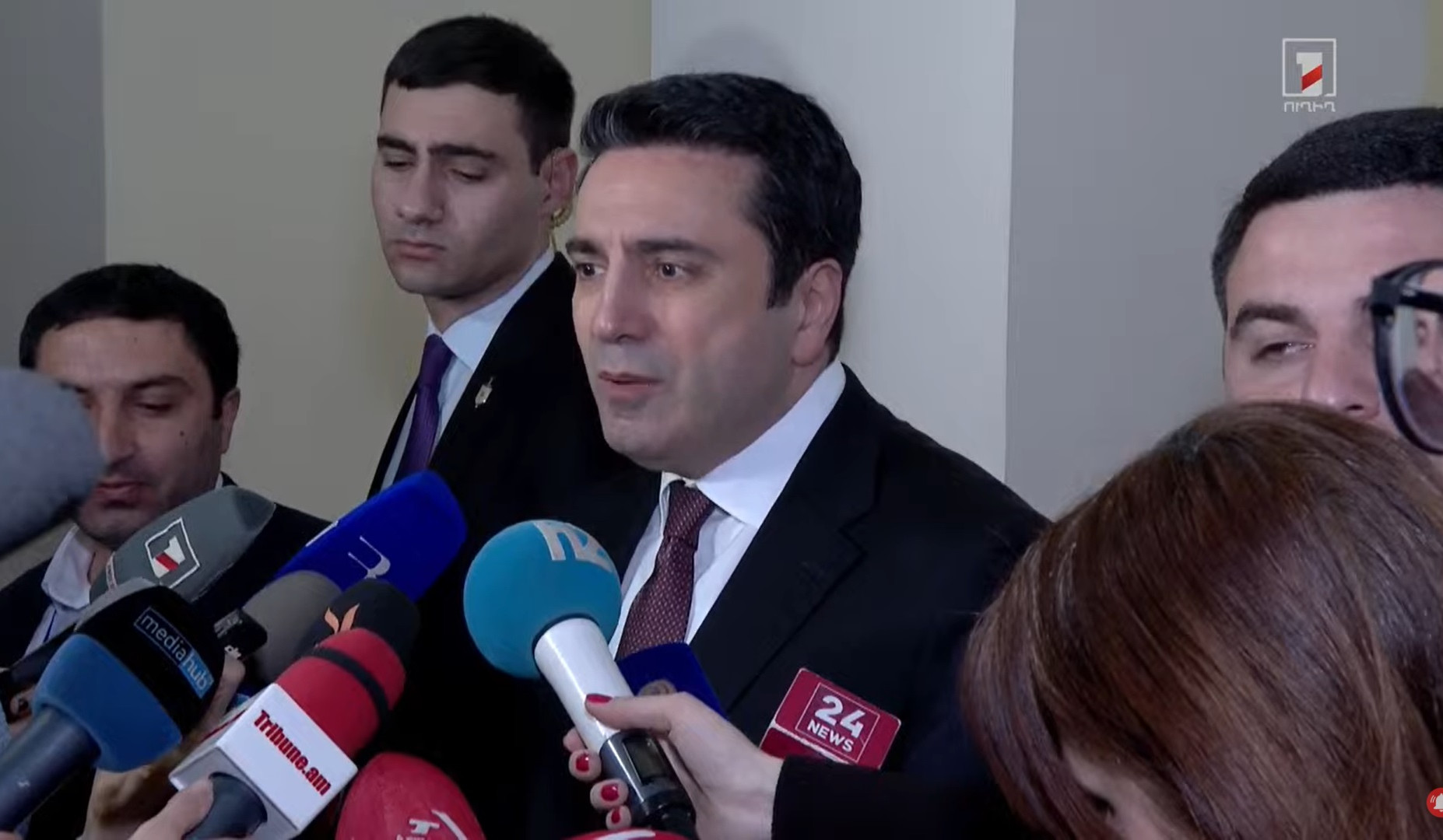 Դա ոչ ֆորմալ բարձրացում է, որովհետև իրավական ձևակերպման առումով դեռ լուծումը չենք գտնում. Ալեն Սիմոնյանը՝ պատգամավորների հավելավճարների մասին