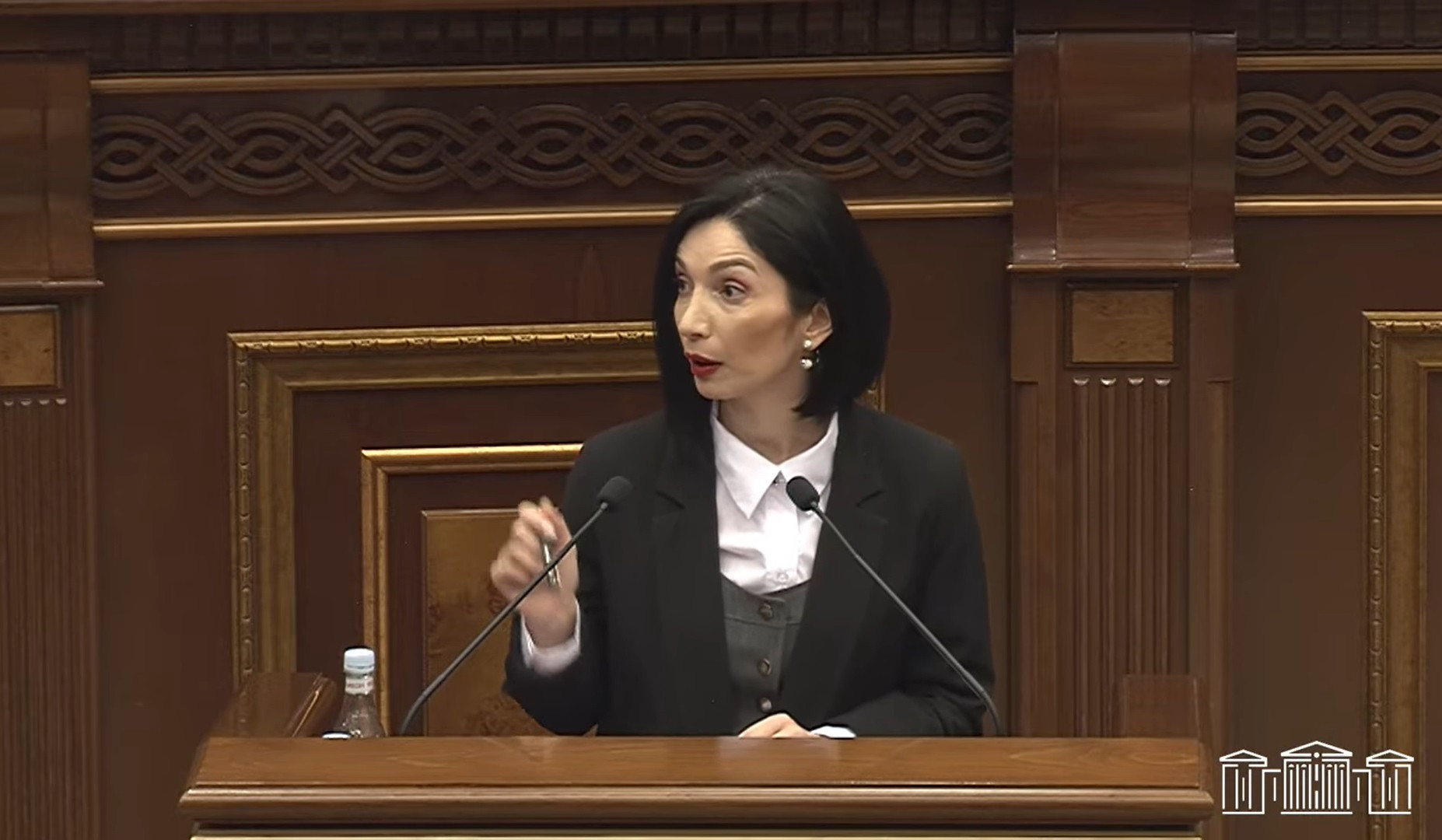 Եթե Եկեղեցուն պատկանող շենք է օտարվում, Կառավարության համաձայնությունը պարտադիր է. պատգամավորը՝ նախագծի մասին