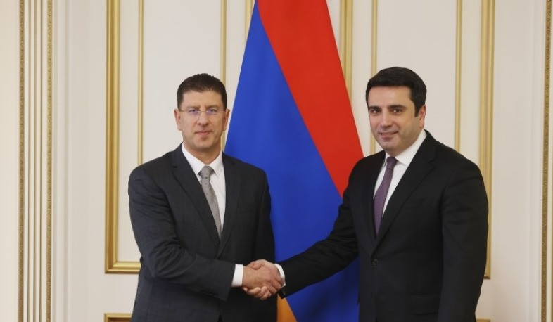 ՀՀ ԱԺ նախագահը և Բուլղարիայի դեսպանը քննարկել են տարածաշրջանային զարգացումներին վերաբերող հարցեր