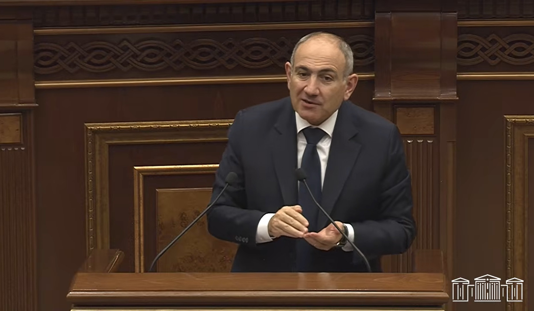 Ուզում ենք ունենալ բառիս բուն իմաստով անարատ և որևէ կողմնակի ազդեցությունից զերծ պաշտոնյա. Փաշինյանը՝ պարգևավճարների մասին