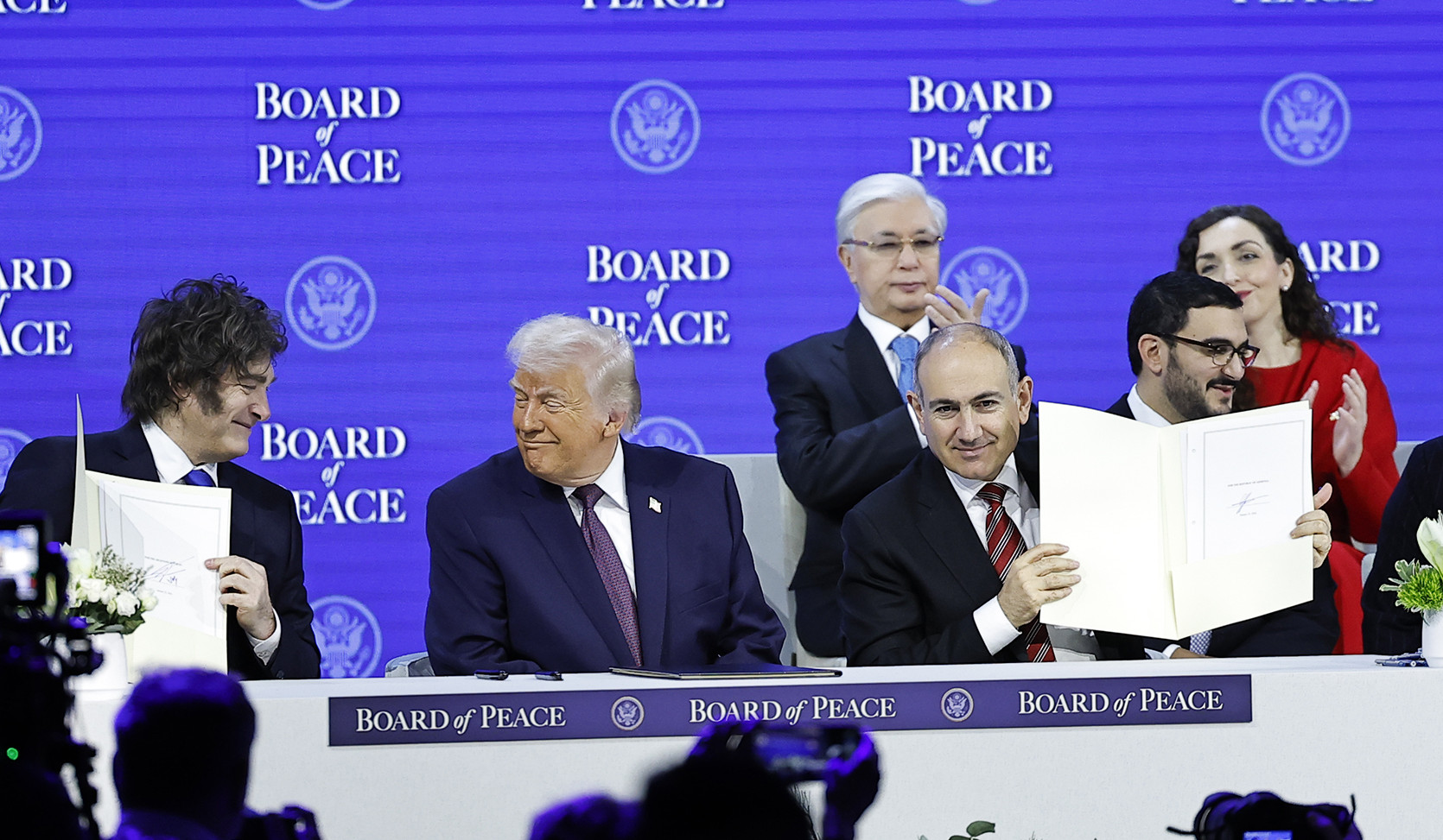 Премьер-министр Армении подписал устав «Совета мира»