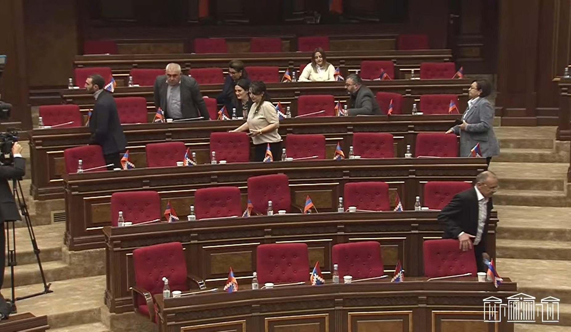 ԱԺ «Հայաստան» խմբակցությունը բոյկոտեց ԱԺ արտահերթ նիստը և լքեց դահլիճը