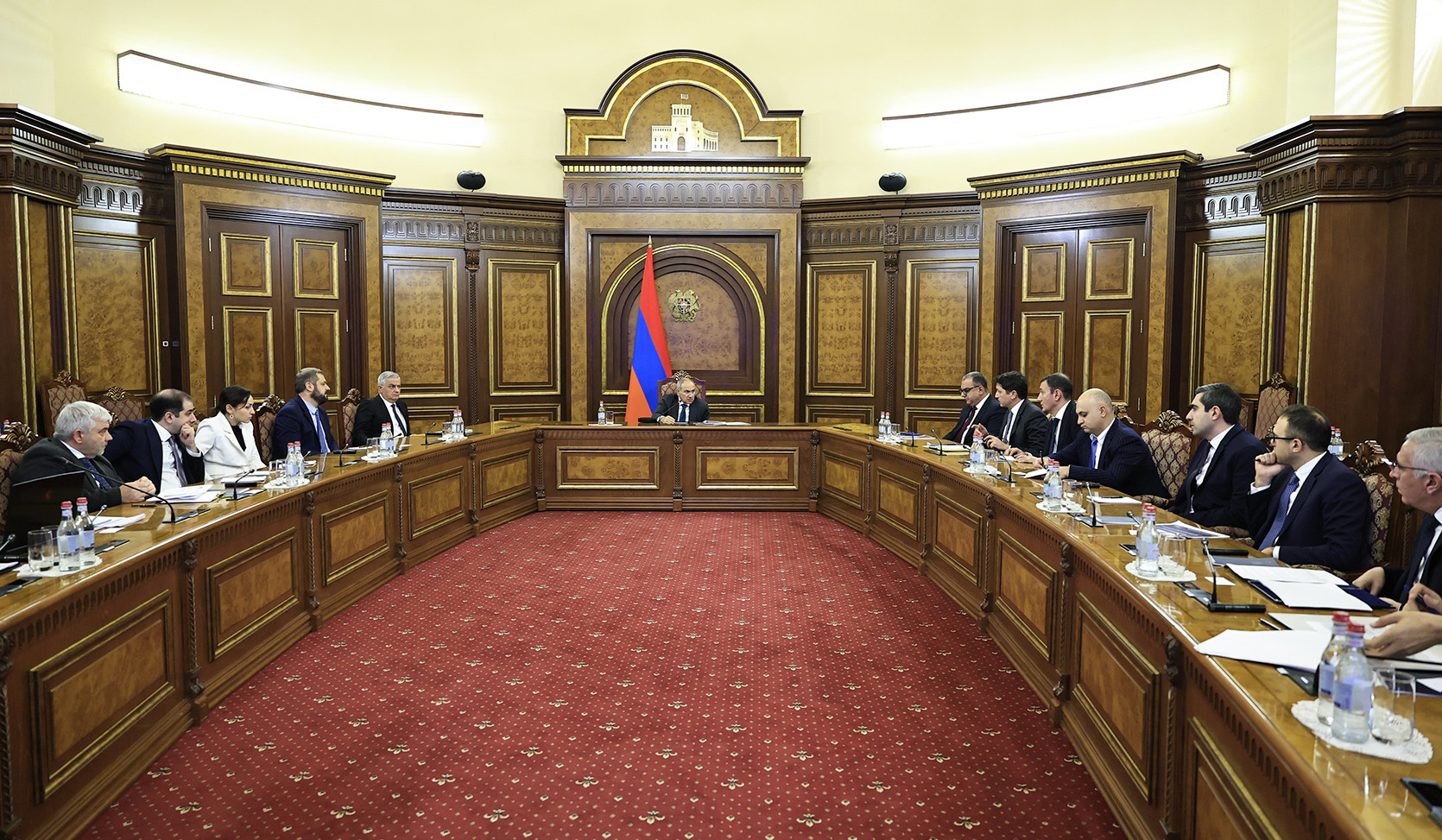 Վարչապետի գլխավորությամբ քննարկվել են հարկային քաղաքականության հետագա բարելավմանը վերաբերող հարցեր