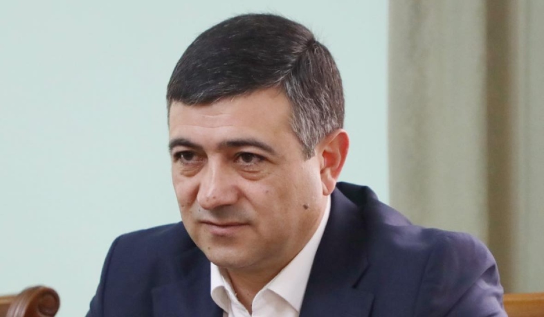 Եթե կասկածներ ունեք էլեկտրաէներգիայի ենթադրյալ հավելագրումների վերաբերյալ, ապա կարող եք դիմում ներկայացնել ՀԷՑ ՓԲԸ «Ղարս» մասնաճյուղ․ Սարիկ Մինասյան