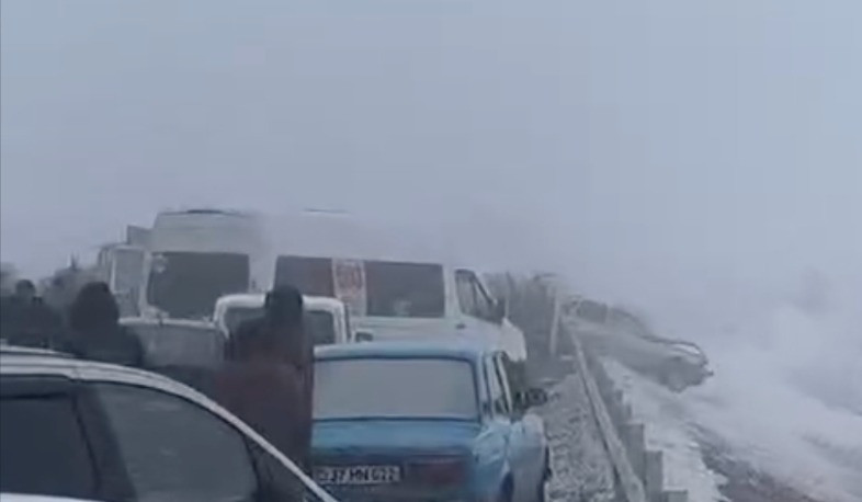 Երևան-Գյումրի ավտոճանապարհին 15 տրանսպորտային միջոց է բախվել. կան տուժածներ