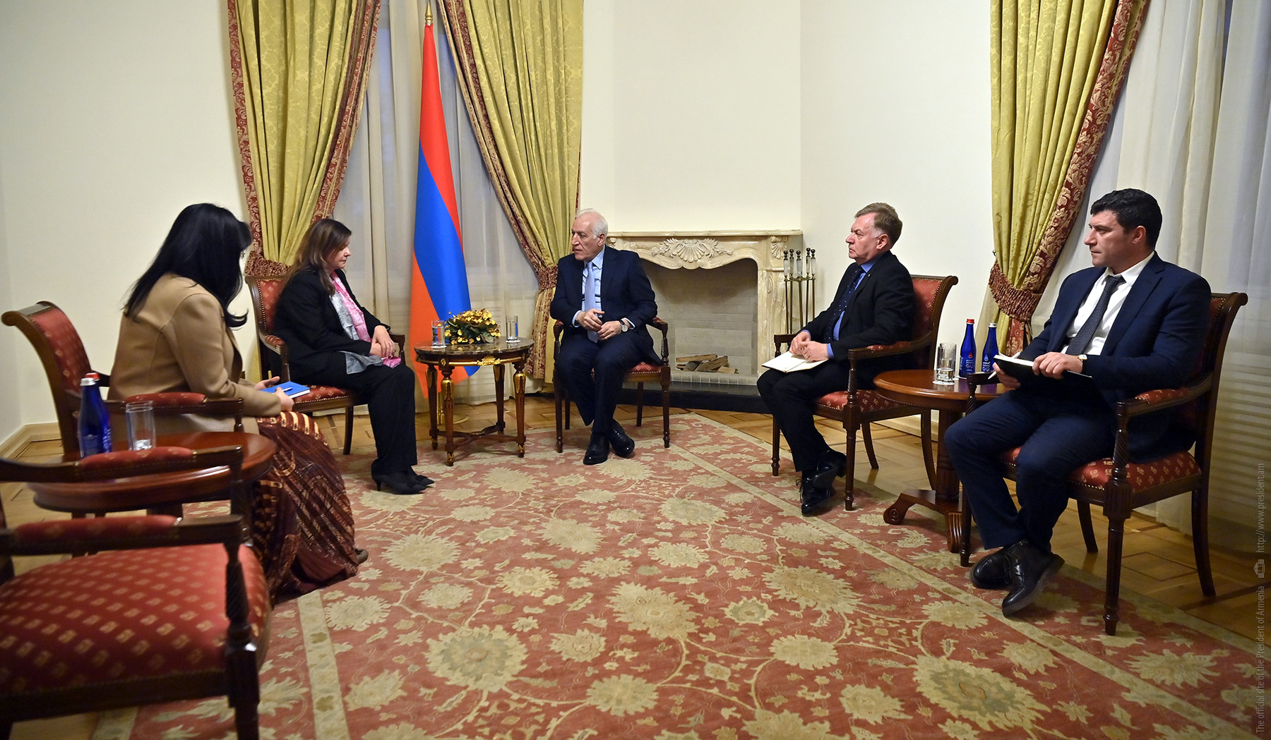 Վահագն Խաչատուրյանը հրաժեշտի հանդիպում է ունեցել Հայաստանում ՅՈՒՆԻՍԵՖ-ի ներկայացուցչի հետ