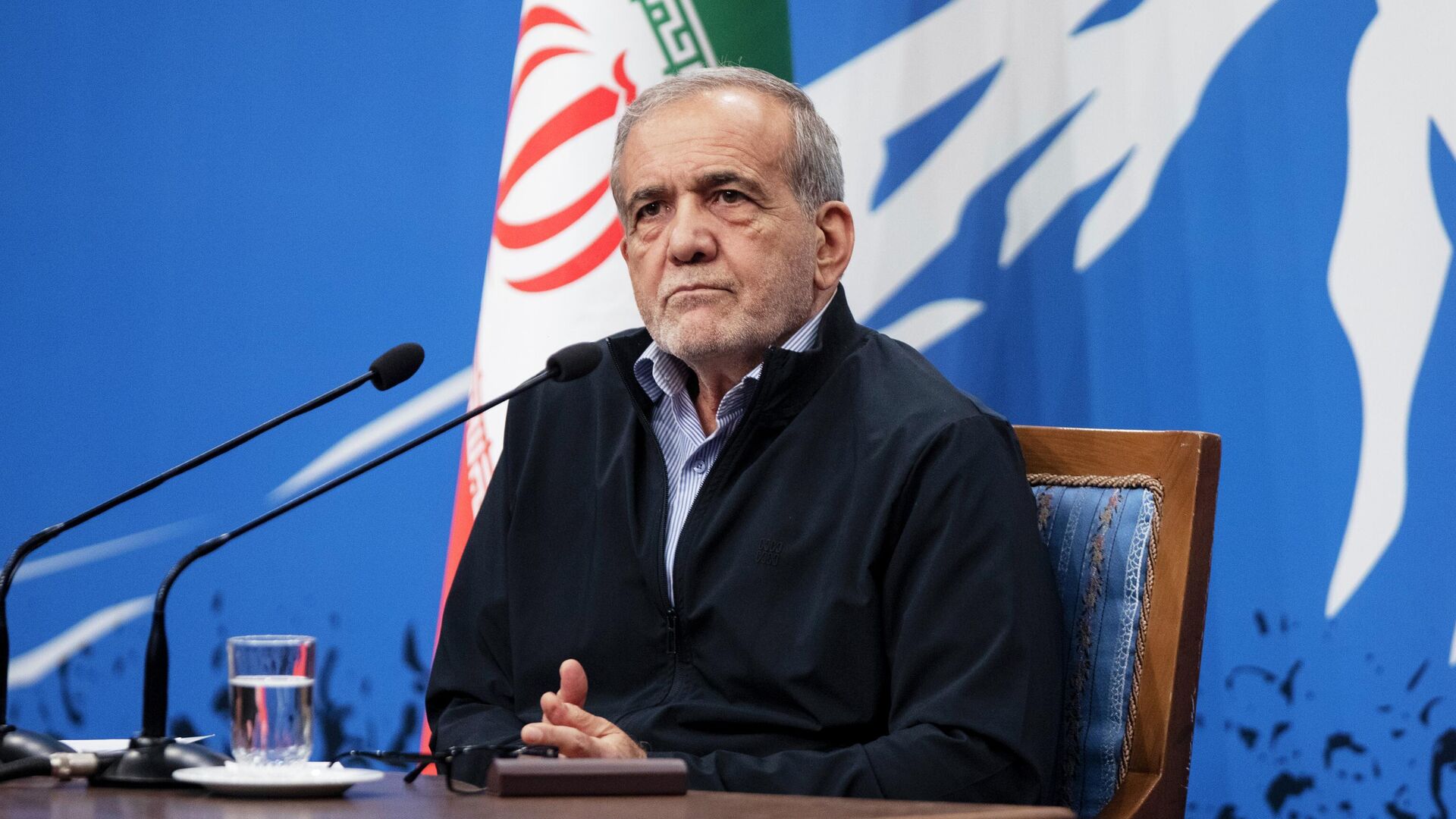 Iranian authorities must review their behavior to prevent foreign forces from interfering: Pezeshkian