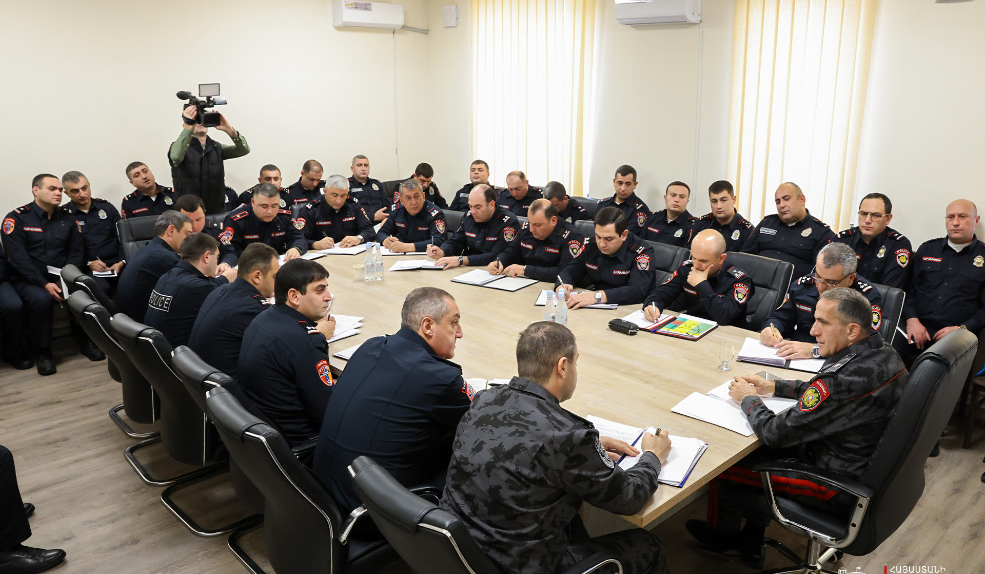 Ոստիկանության պետը Պարեկային ծառայությունում աշխատանքային խորհրդակցություն է անցկացրել