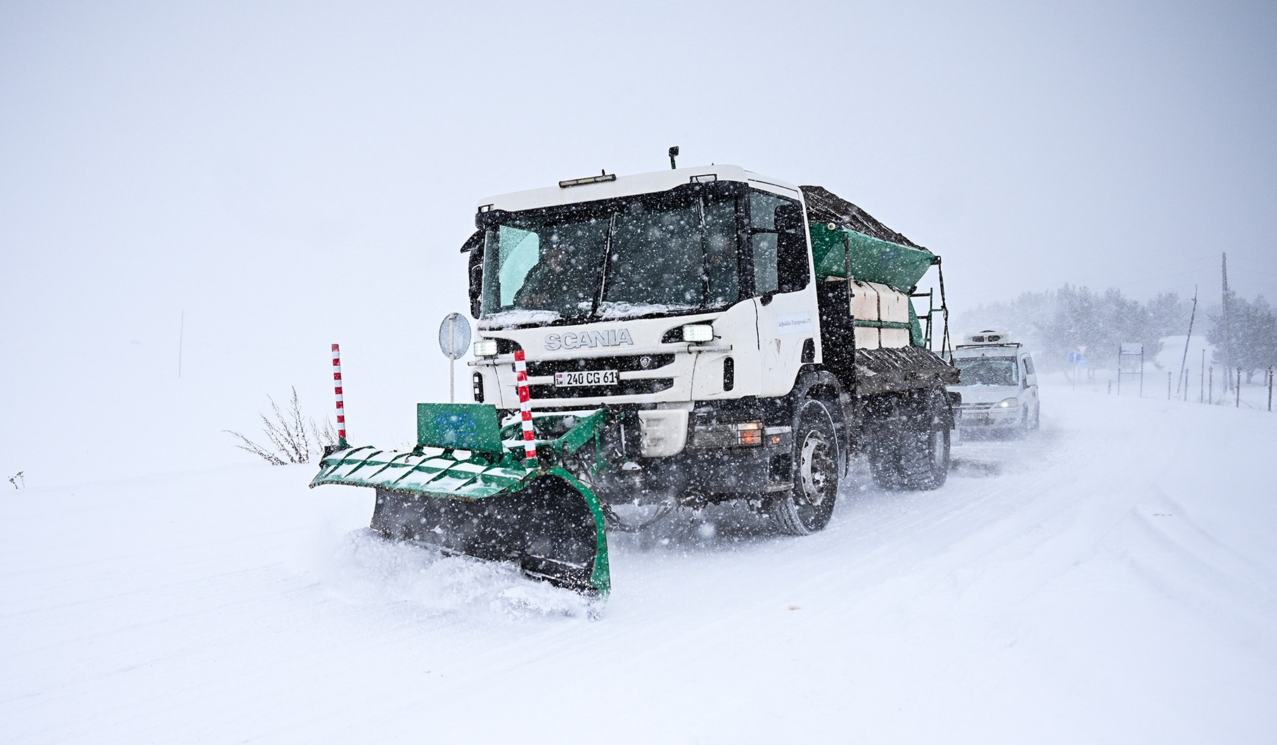 Արագածի տարածաշրջանում, «Զանգեր» կոչվող հատվածից մինչև Գորայք ձյուն է տեղում