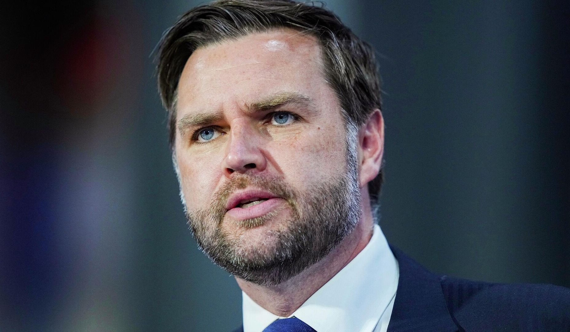 Вэнс начал зарубежное турне, в рамках которого он посетит Армению и Азербайджан