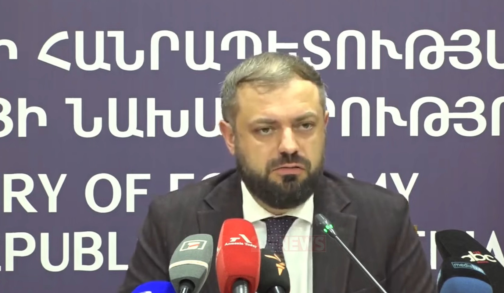 Երկու ապրանք կա, բանակցում ենք Ադրբեջանի հետ, որպեսզի դրանց ներմուծման հնարավորությունն էլ բացվի. Պապոյան