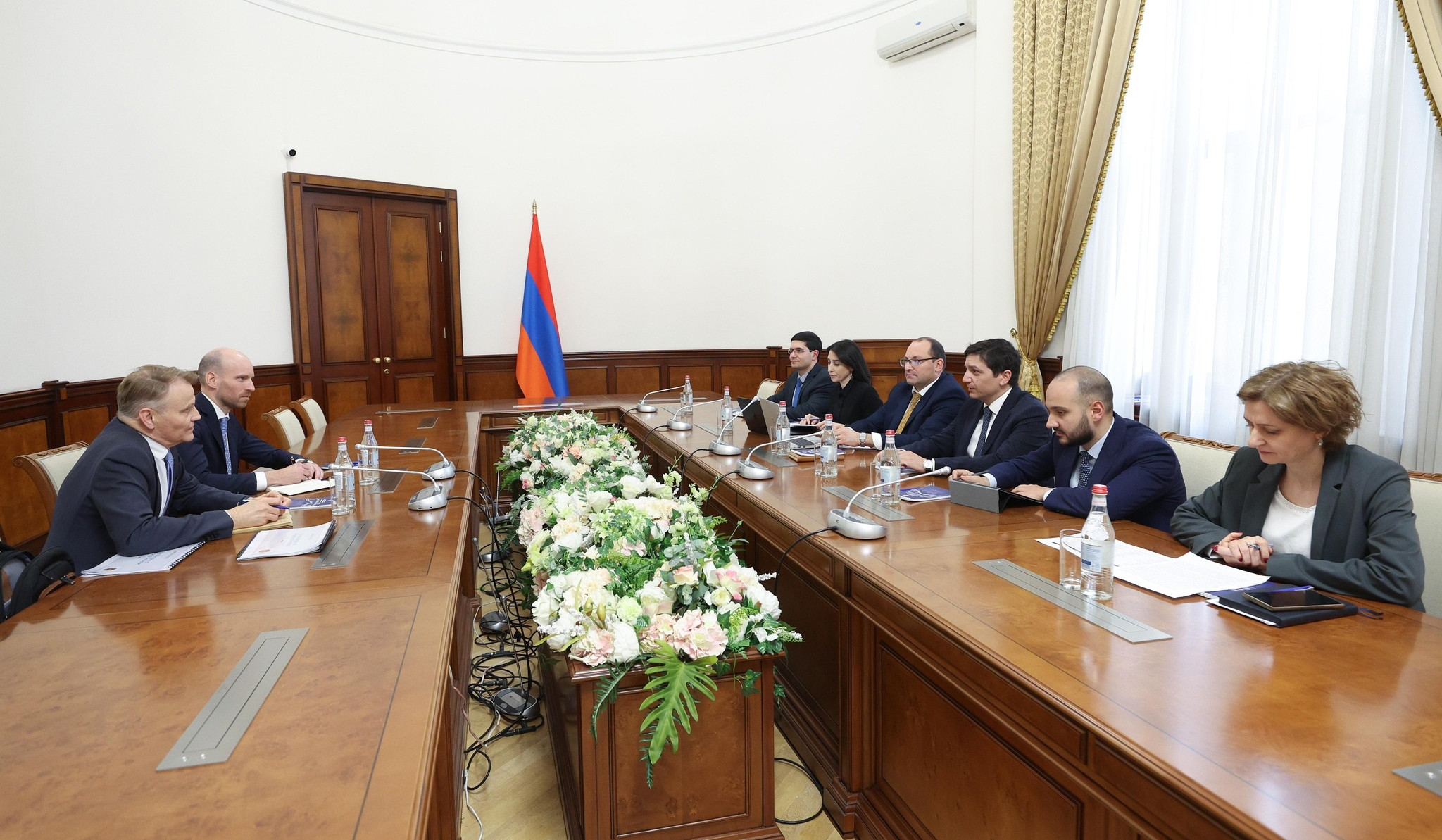 Վահե Հովհաննիսյանը Կրեդի Ագրիկոլ կորպորատիվ և ներդրումային բանկի ներկայացուցիչներին ներկայացրել է Հայաստանի մակրոտնտեսական միջավայրի վերջին զարգացումները