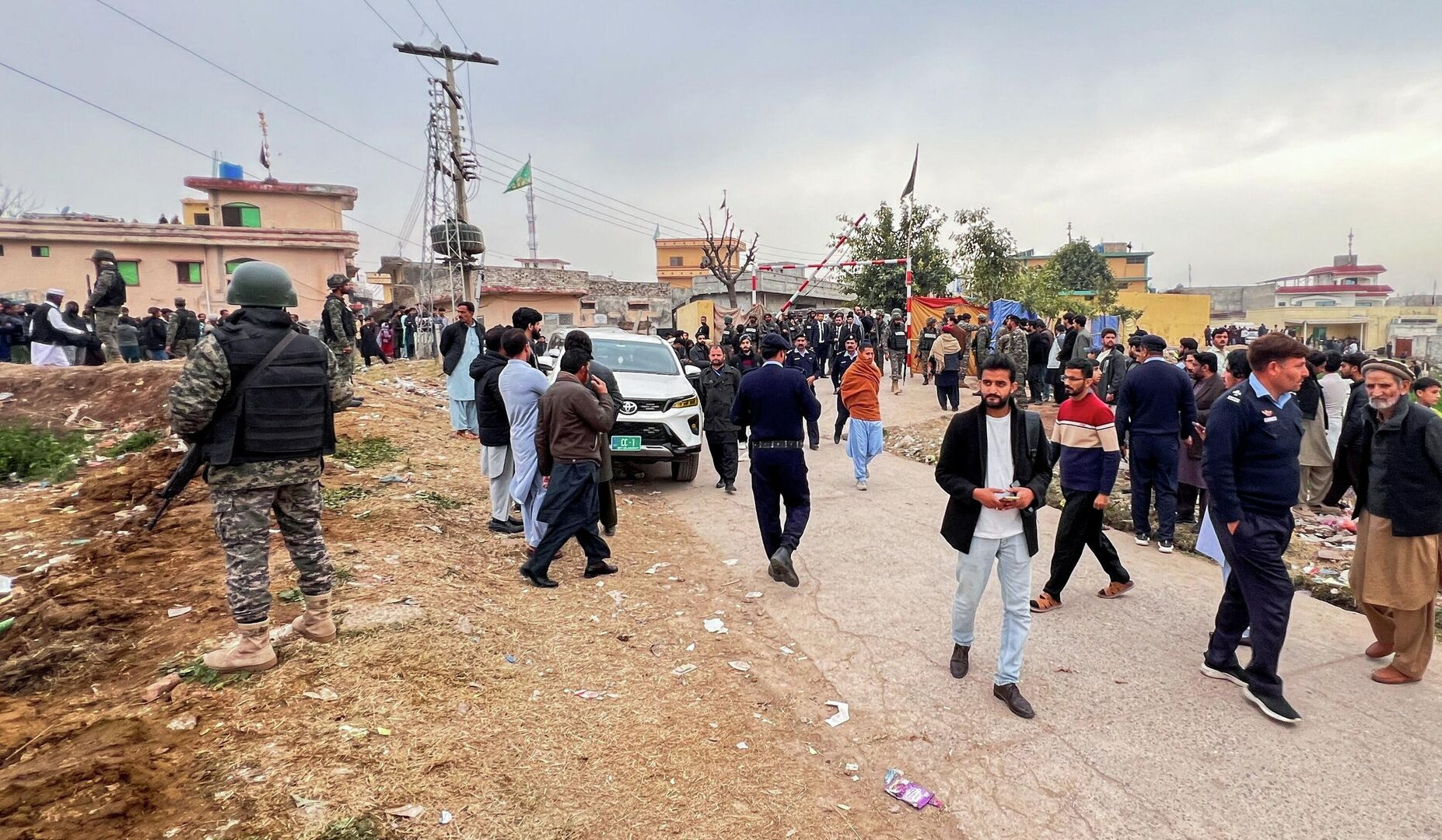 Исламское государство взяло на себя ответственность за теракт в мечети Исламабада