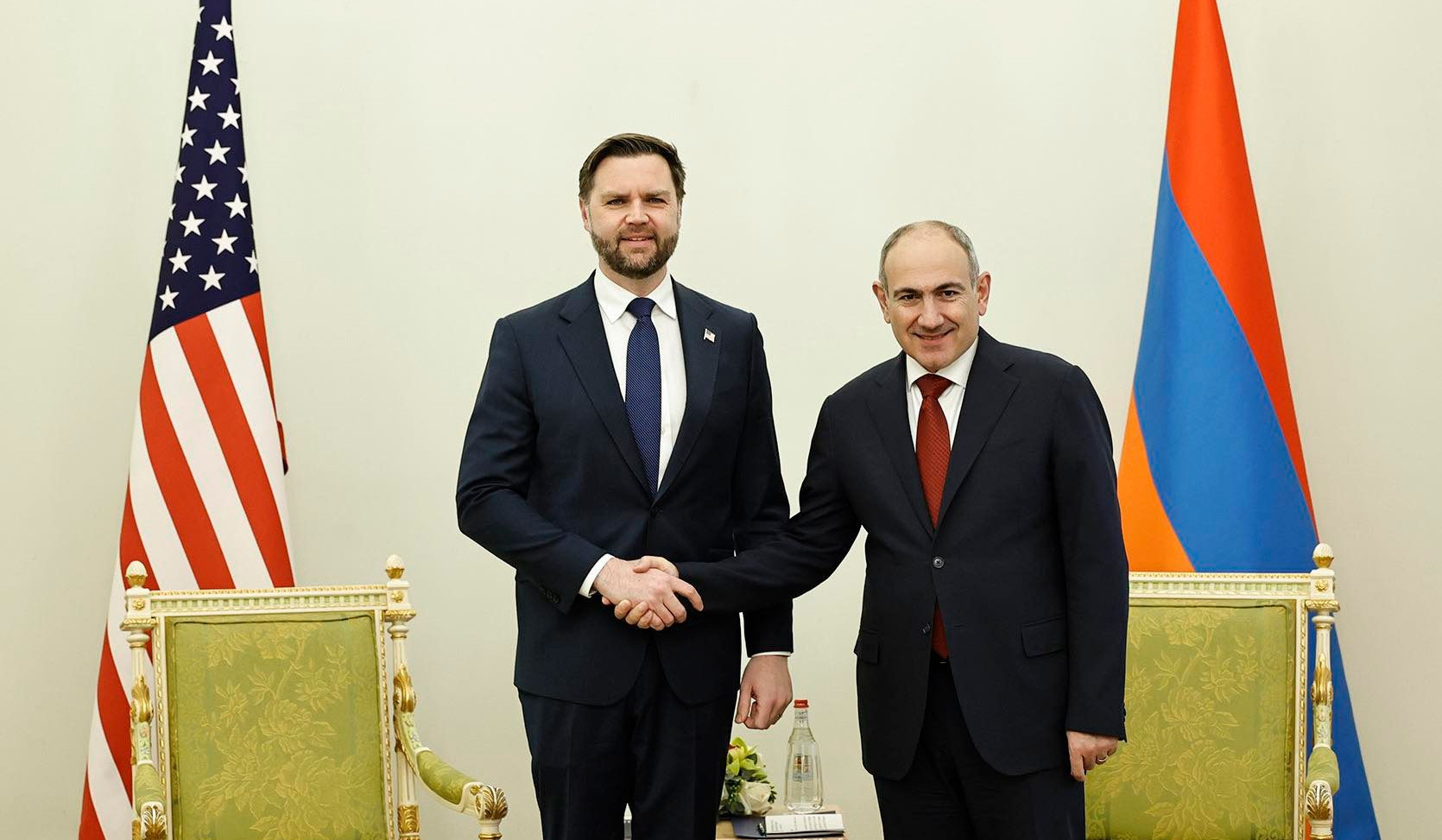 Премьер-министр провёл отдельную встречу с вице-президентом США Джеймсом Ди Вэнсом