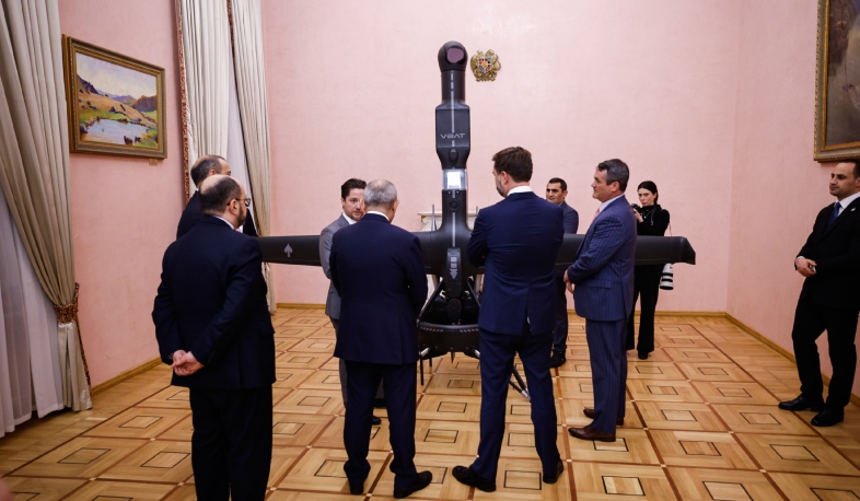 Փաշինյանին և Վենսին են ներկայացվել Հայաստանի կողմից ԱՄՆ-ից ձեռք բերված «V-BAT» տեսակի ԱԹՍ-ի հնարավորությունները