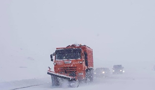 Անվտանգության նկատառումներից ելնելով՝ ճանապարհները ժամանակ առ ժամանակ փակվում են․ սաստիկ բուք է