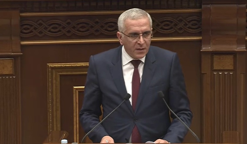 Կկանոնակարգվեն պետական պաշտոնյաների վարձատրության մասին օրենքի կիրառման հարաբերությունները. նախագիծ