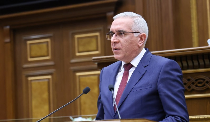 Հայաստանից մեկնող բեռնատարների հերթերը կկարգավորվեն սահմանին. նախագծին