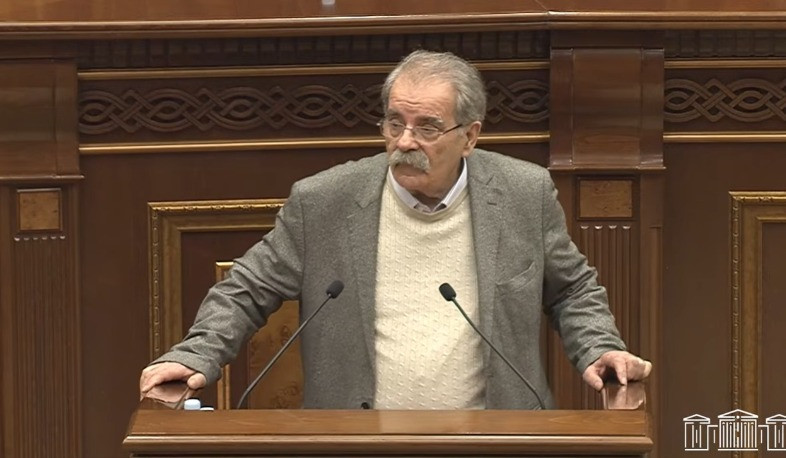 Ես իրավունք ունեմ այսօրվա իրադարձությունները մտավորականի դիրքերից վերլուծելով՝ եզրակացություններ անել. Հակոբ Հակոբյան