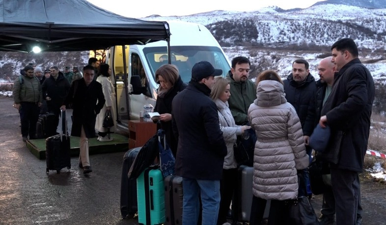 Ադրբեջանի քաղաքացիական հասարակության ներկայացուցիչները Հայաստան ժամանեցին ցամաքային սահմանազատված հատվածով