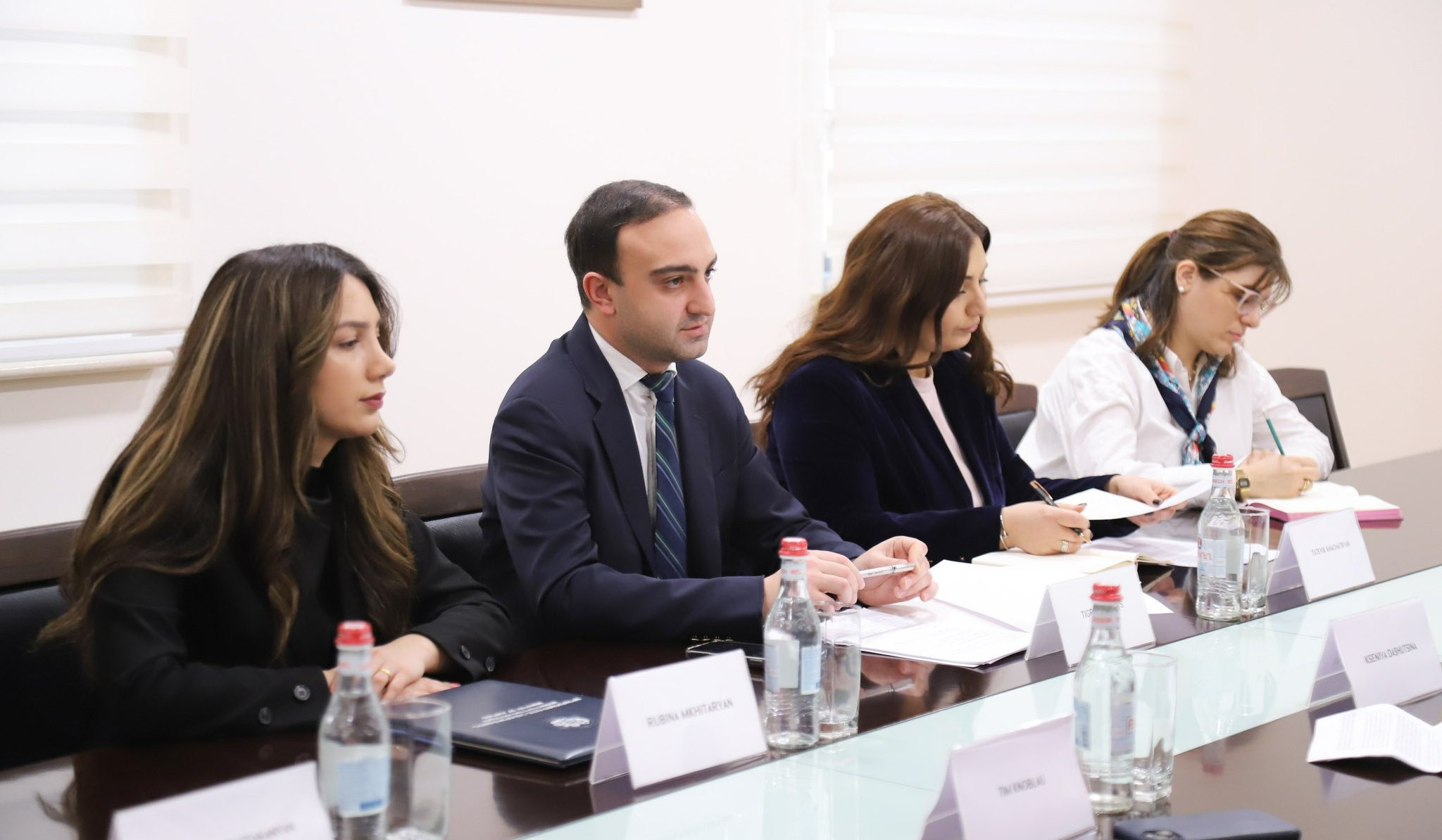 Տիգրան Դադունցը և ԺՀՄԻԳ առաքելությունը քննարկել են նախընտրական շրջանի թափանցիկության և հաշվետվողականության բարձրացման ուղղությամբ ձեռնարկվող քայլերը