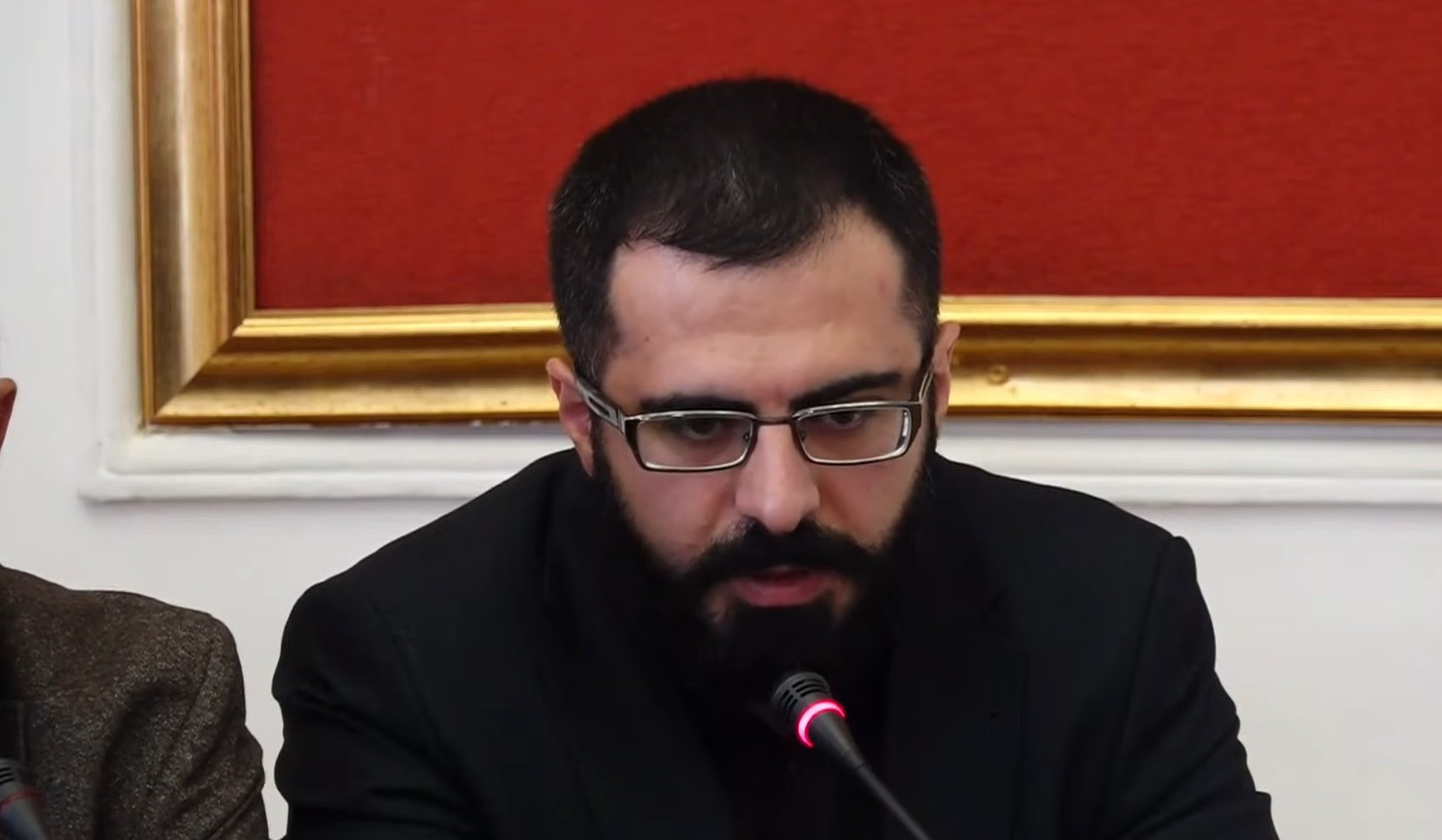 На встрече с представителями гражданского общества Азербайджана также обсуждался вопрос установления прямого сообщения на участке Казах–Иджеван