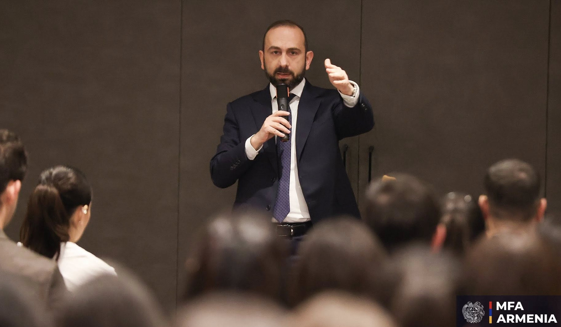 Հայաստանի բալանսավորված և բալանսավորման արտաքին քաղաքականության հիմքում դրված են ՀՀ ինքնիշխանության, տարածքային ամբողջականության սկզբունքները․ Միրզոյան