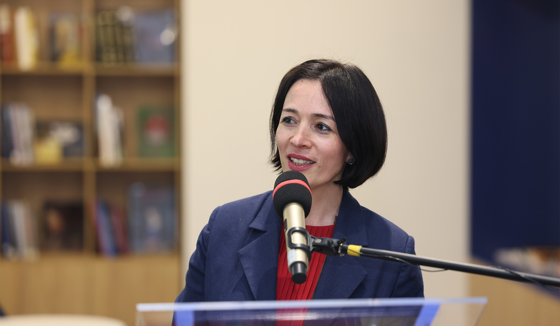 Իմ սերնդի ուսանողների համար գրադարան հաճախելը պարտավորություն էր․ Ժաննա Անդրեասյան