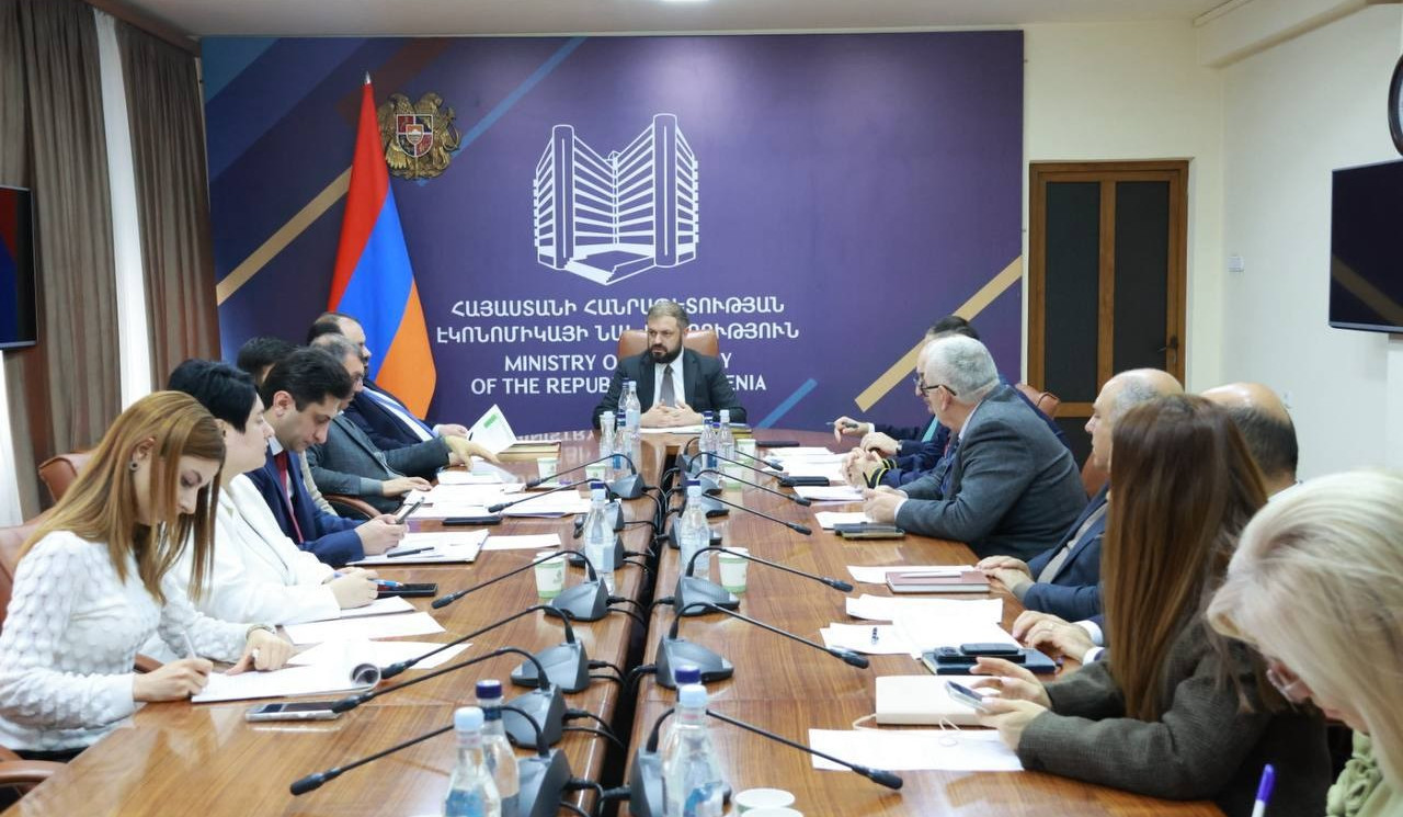 Էկոնոմիկայի նախարարությունում քննարկվել են ազատ տնտեսական գոտիների զարգացմանը վերաբերող հարցեր