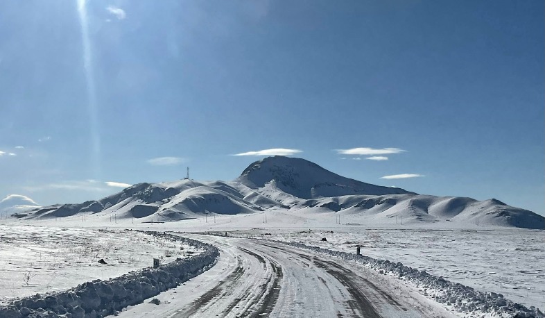 Բերդ-Ճամբարակ ավտոճանապարհը դժվարանցանելի է․ երթևեկել բացառապես ձմեռային անվադողերով