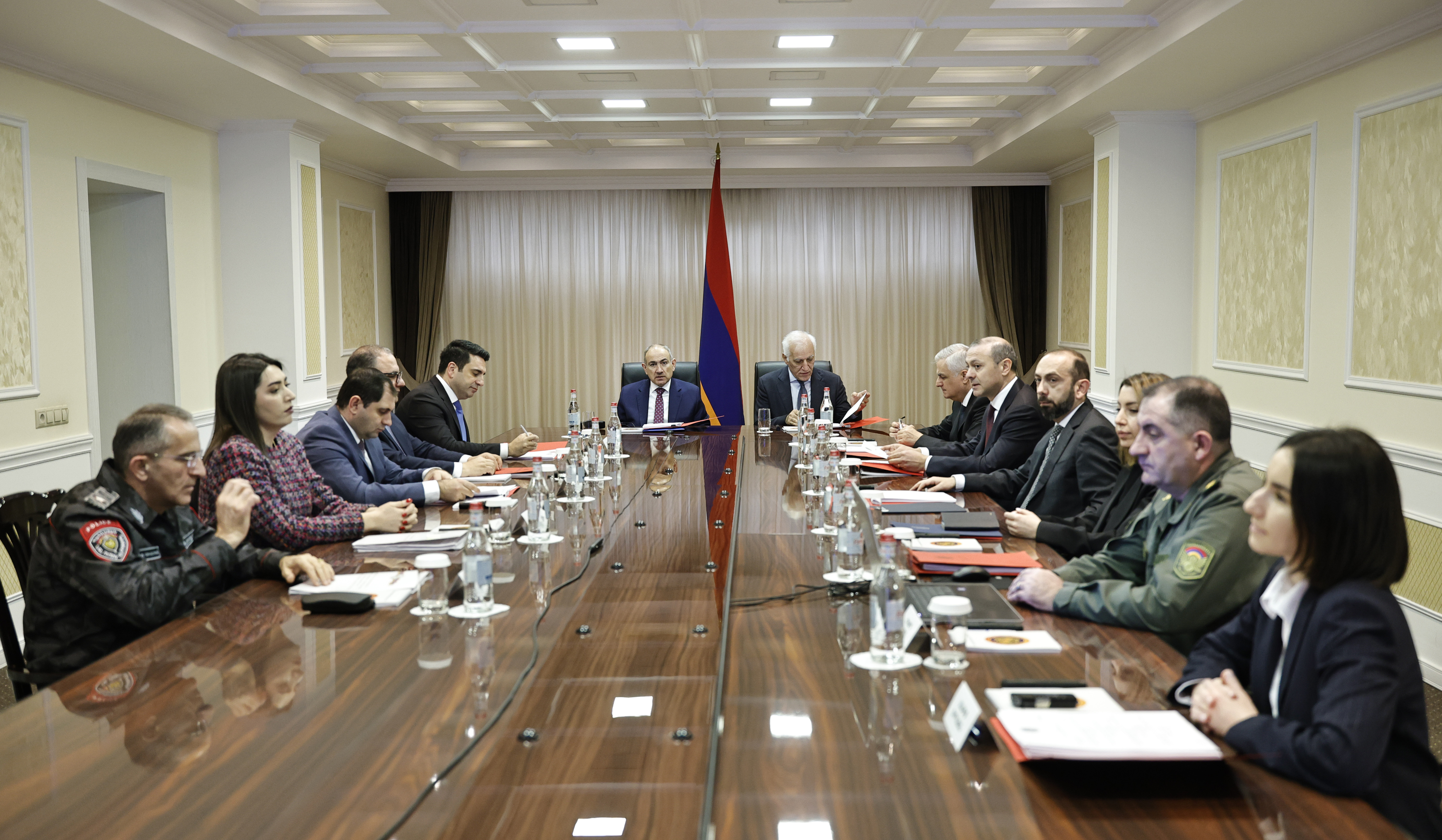 Nikol Paşinyanın sədrliyi ilə Təhlükəsizlik Şurasının iclası