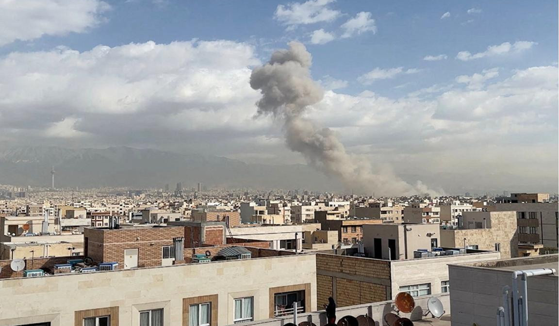 Тель-Авив и другие районы Израиля подверглись ракетным обстрелам: СМИ