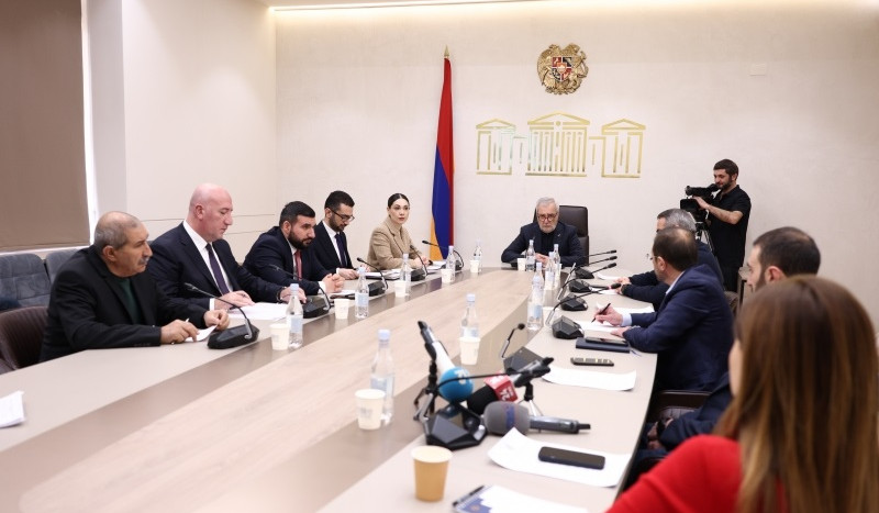 Պաշտպանության և անվտանգության հարցերի հանձնաժողովի նիստին երկրորդ ընթերցմամբ քննարկվել ու ընդունվել են մի շարք նախագծեր