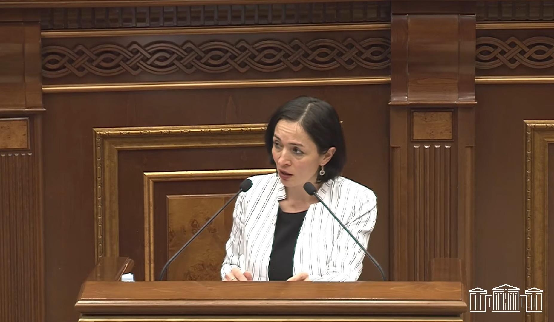 Հիմնականում չեն վերադառնում, և ձևավորված մարդկային կապիտալը չի ծառայում նպատակին. ԿԳՄՍ նախարարը՝ թոփ 50 համալսարաններում սովորողների մասին