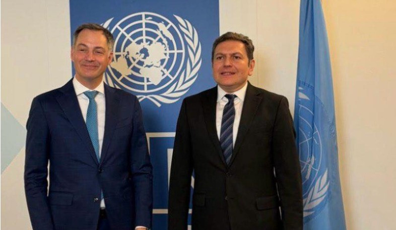 Քննարկվել են Հայաստանի 2026–2030 թթ. ազգային ծրագրի իրականացման հարցեր. Պարույր Հովհաննիսյանը հանդիպել է Ալեքսանդր Դե Քրոյի հետ