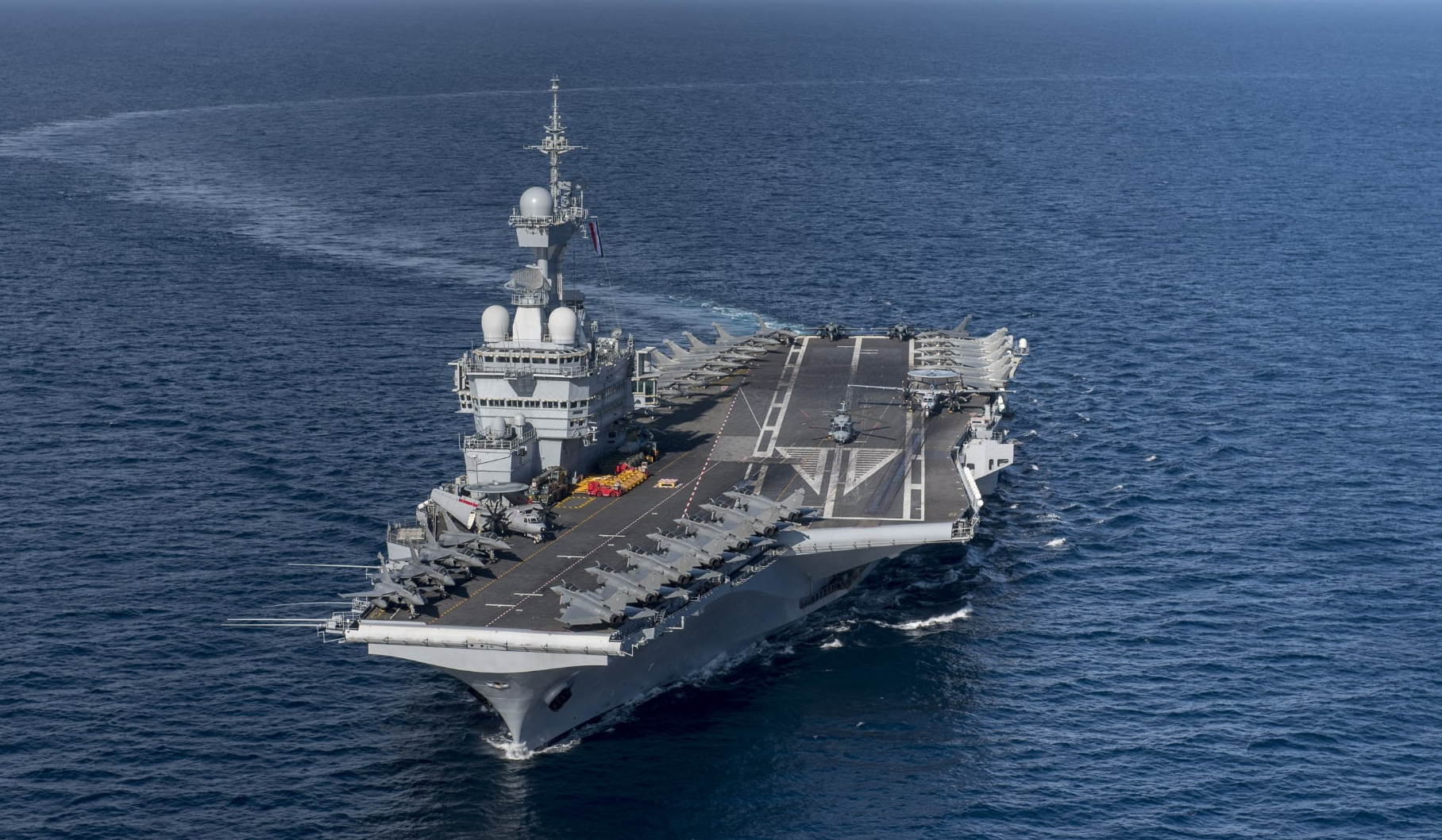 «Շառլ դը Գոլ» ավիակրի գլխավորությամբ Ֆրանսիան հարվածային խումբ է տեղակայել Արևելյան Միջերկրական ծովում