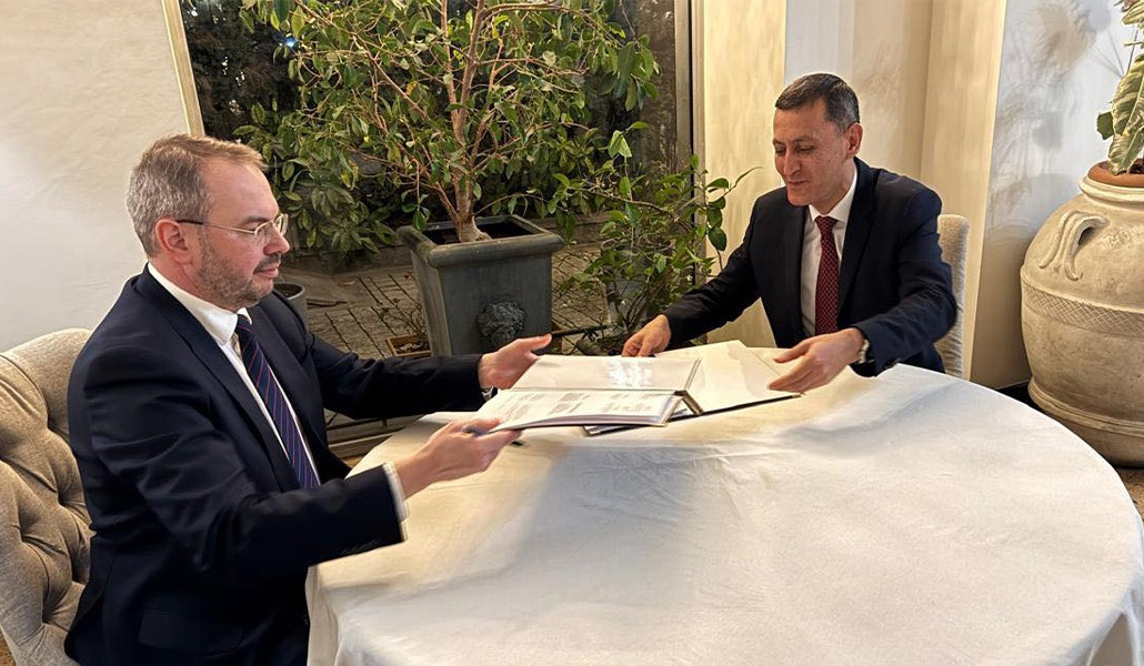 ԿԳՄՍ նախարարի տեղակալը և ՌԴ գիտության, բարձրագույն կրթության նախարարի տեղակալը ստորագրել են Հայ-ռուսական համալսարանի նոր կանոնադրությունը