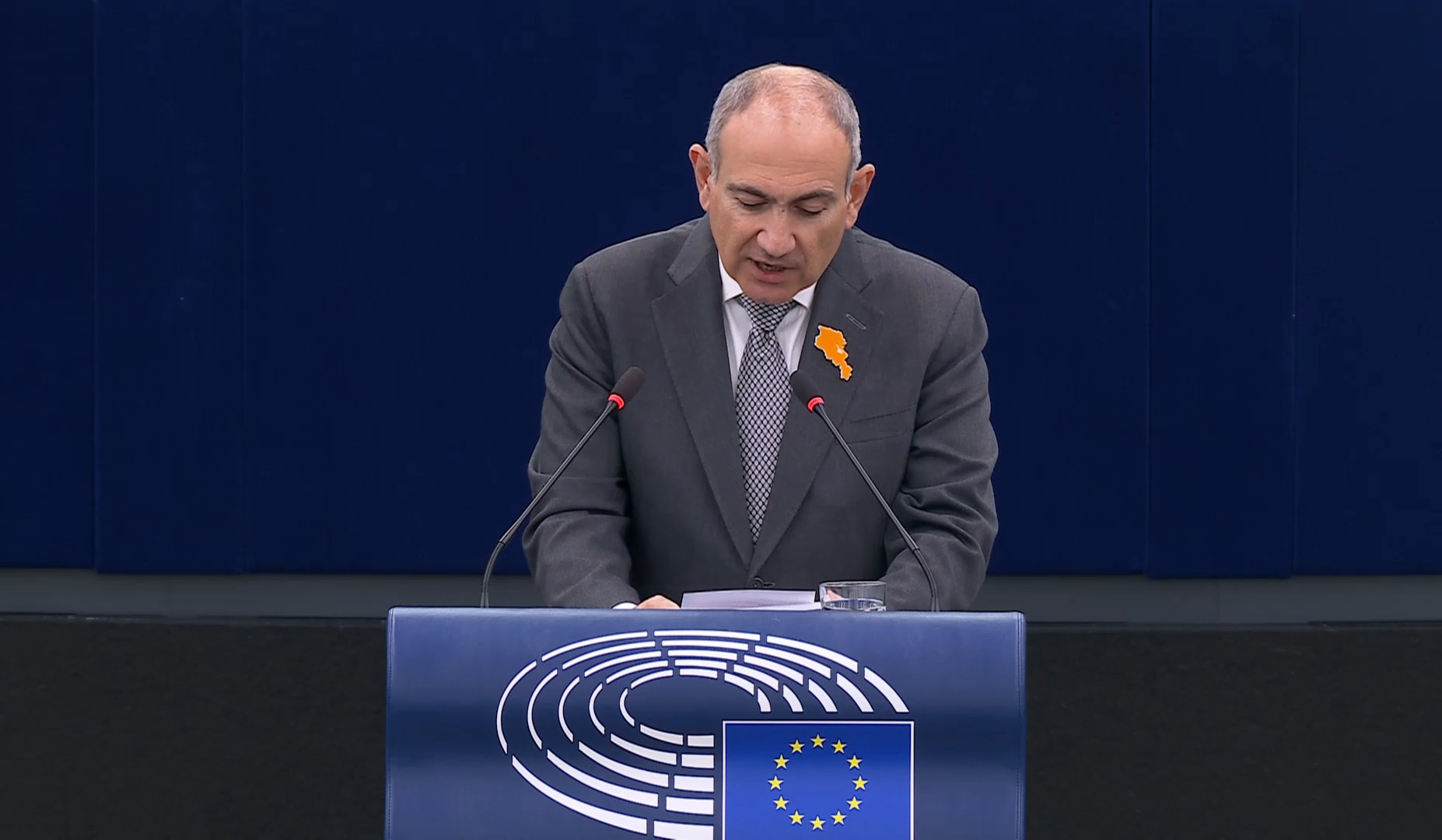 Մեր կարևոր խնդիրներից է, որ մեր ղարաբաղցի քույրերի և եղբայրների էմոցիաները չշահարկվեն՝ նրանց սին հույսեր տալով. Փաշինյան