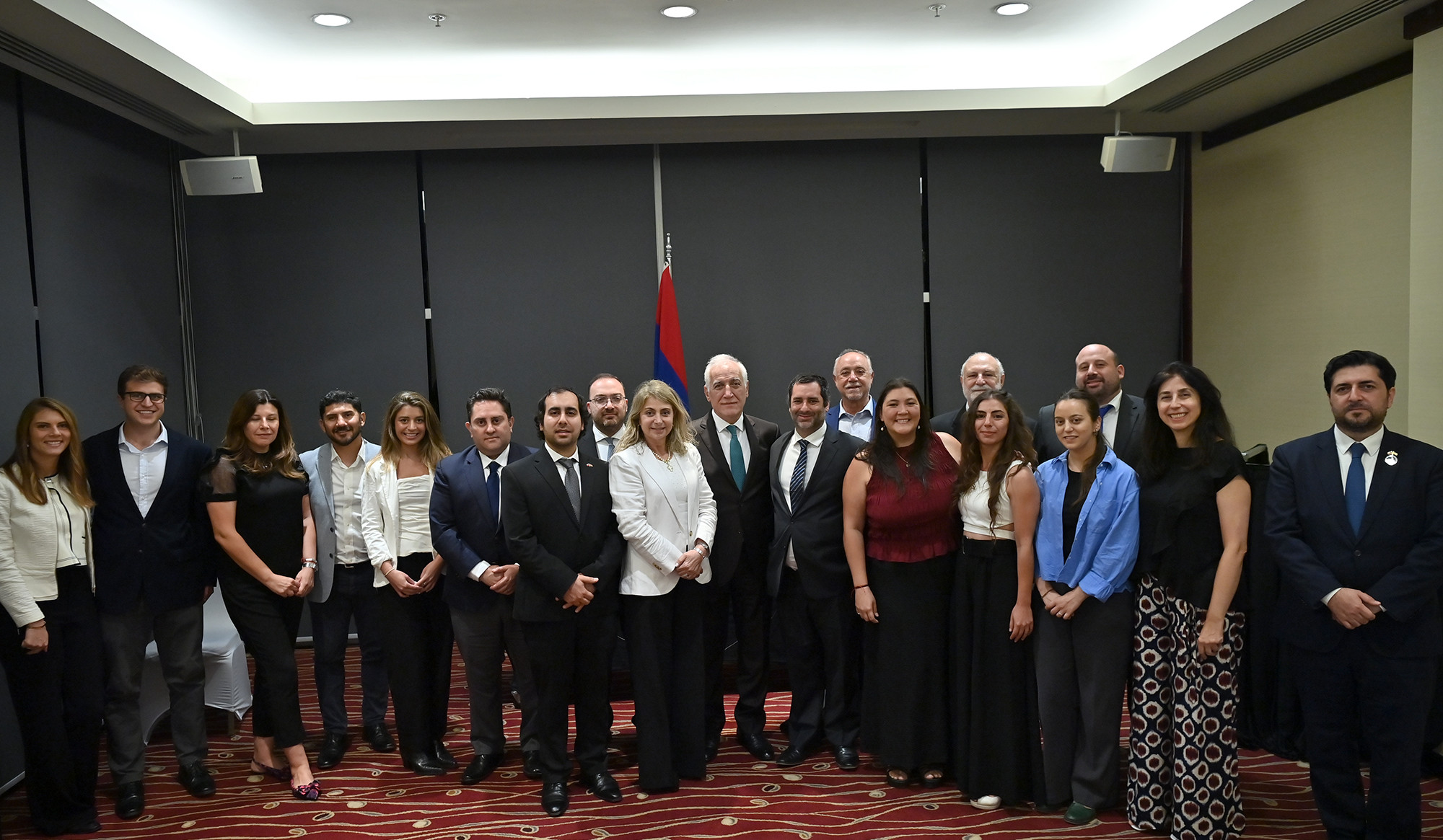 ՀՀ նախագահը հանդիպել է Չիլիի հայկական համայնքի ներկայացուցիչների հետ