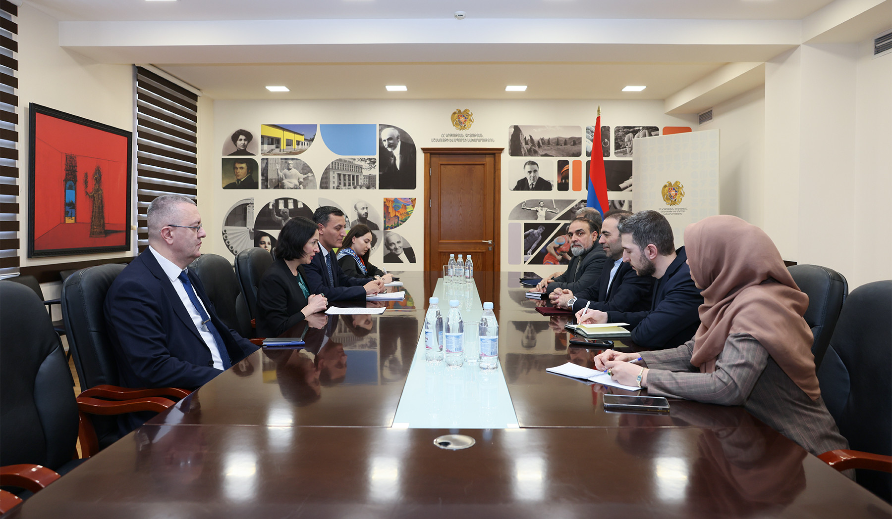 ԿԳՄՍ նախարարը և Իրանի դեսպանն անդրադարձել են ՀՀ դպրոցներում որպես տարածաշրջանային լեզու պարսկերենի ուսուցմանը