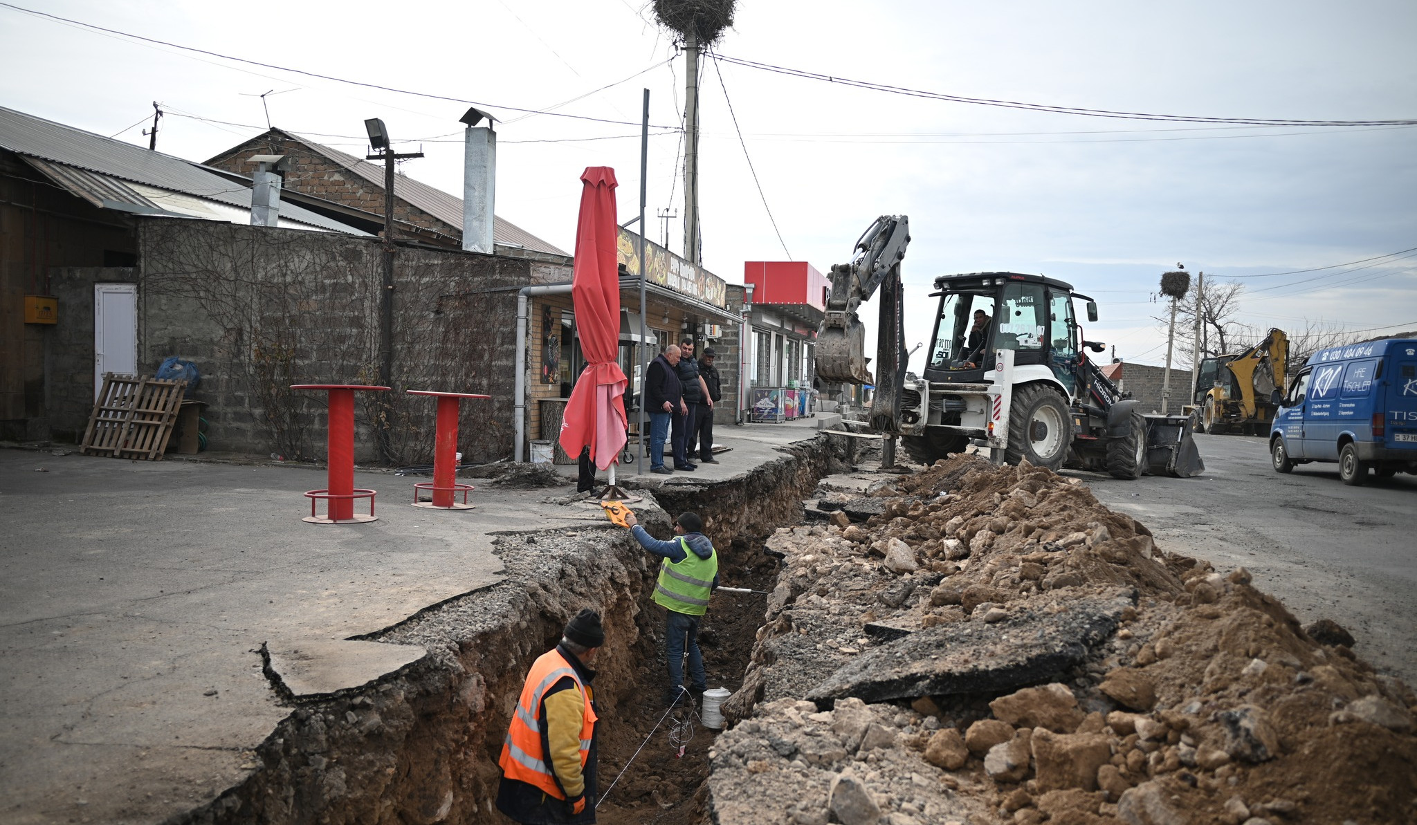 Հիմնանորոգվում է Էջմիածին քաղաքից դեպի Աշտարակ քաղաք տանող մոտ 4.8 կմ երկարությամբ հատվածը