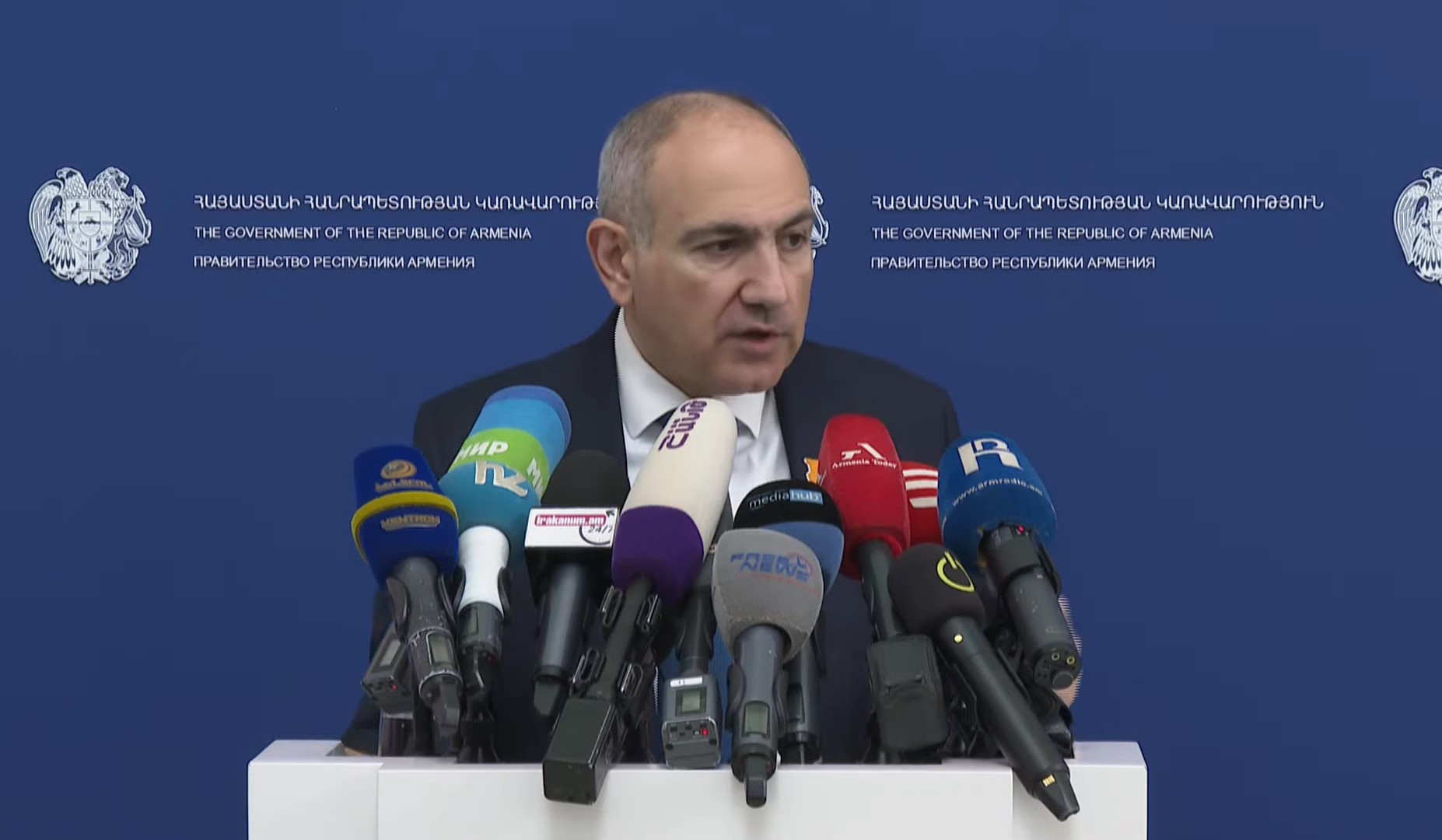 Երկու օլիգարխն էլ ընդամենը բավականին թույլ կառավարիչներ են. Նիկոլ Փաշինյան